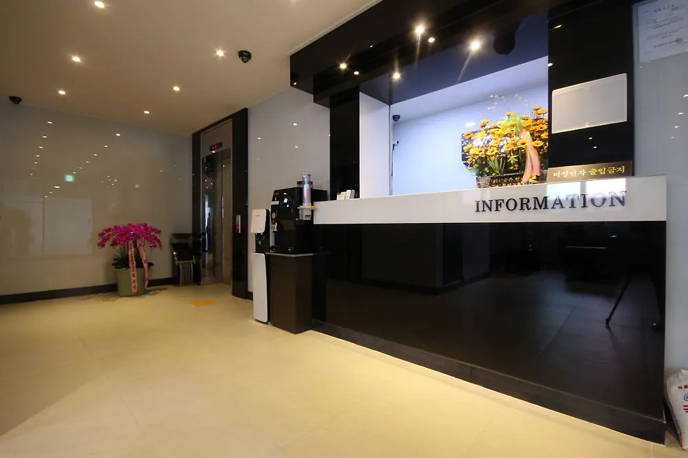 Wa Hotel Busan 2*,